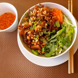 BÒ BÚN & BÚN THIT NUONG